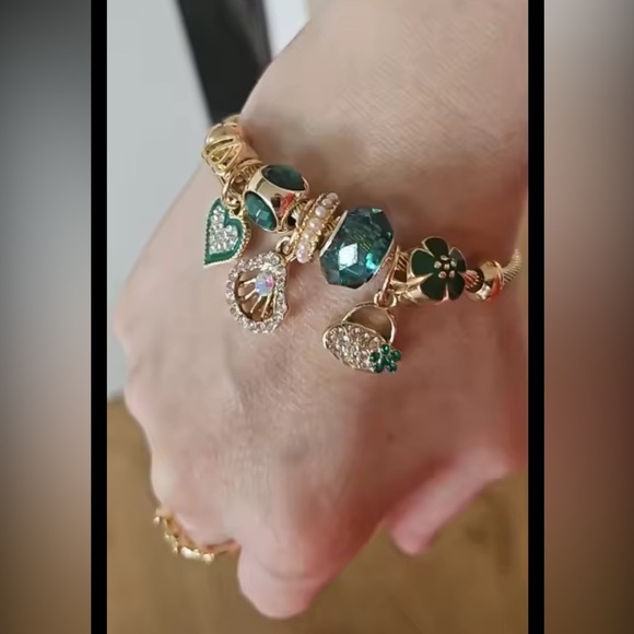 Emerald Charm 18K Gold Stainless Steel Cable Bracelet - Picture 3 of 10